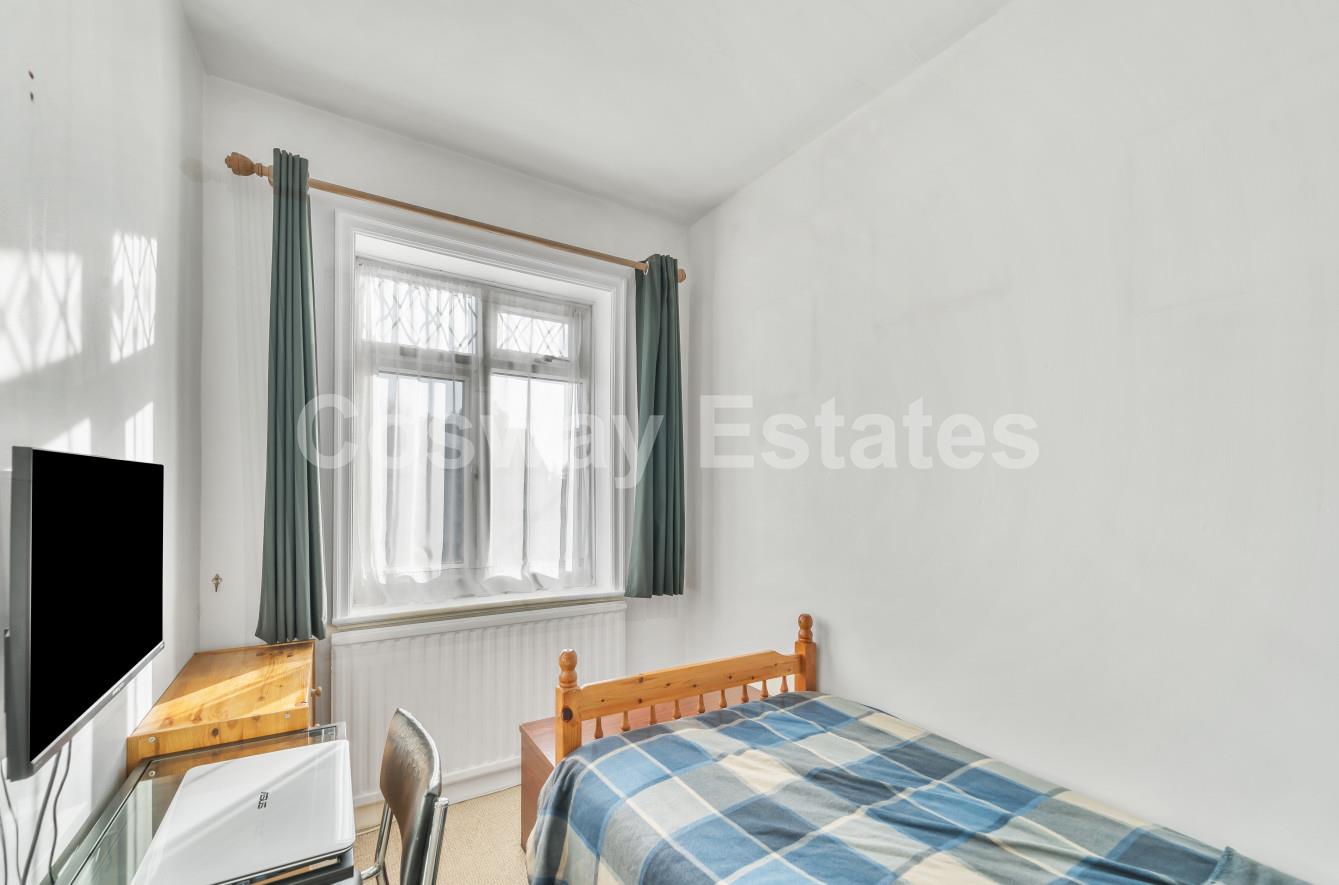 Hillside Grove, Mill Hill, NW7, Mill Hill